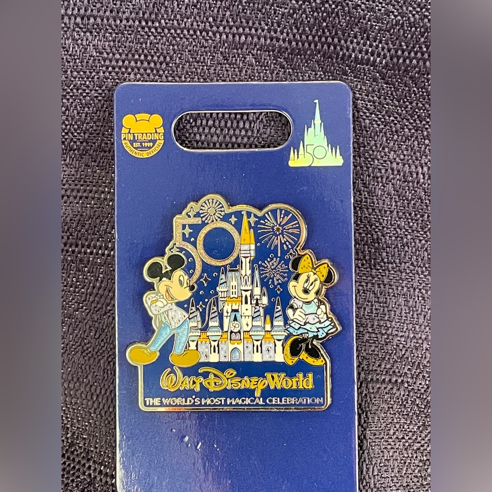 Disney Pin WDW 50th Anniversary Mickey Mouse Minnie Mouse Castle Pin NEW